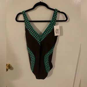 Women’s new with tags never worn bathing suit